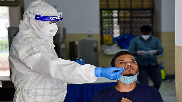 இதுவரை இல்லாத அளவுக்கு ஒரே நாளில் 10000 பேருக்கு தொற்று : கேரளாவில் மீண்டும் கொரோனா பரவல் தீவிரம்!