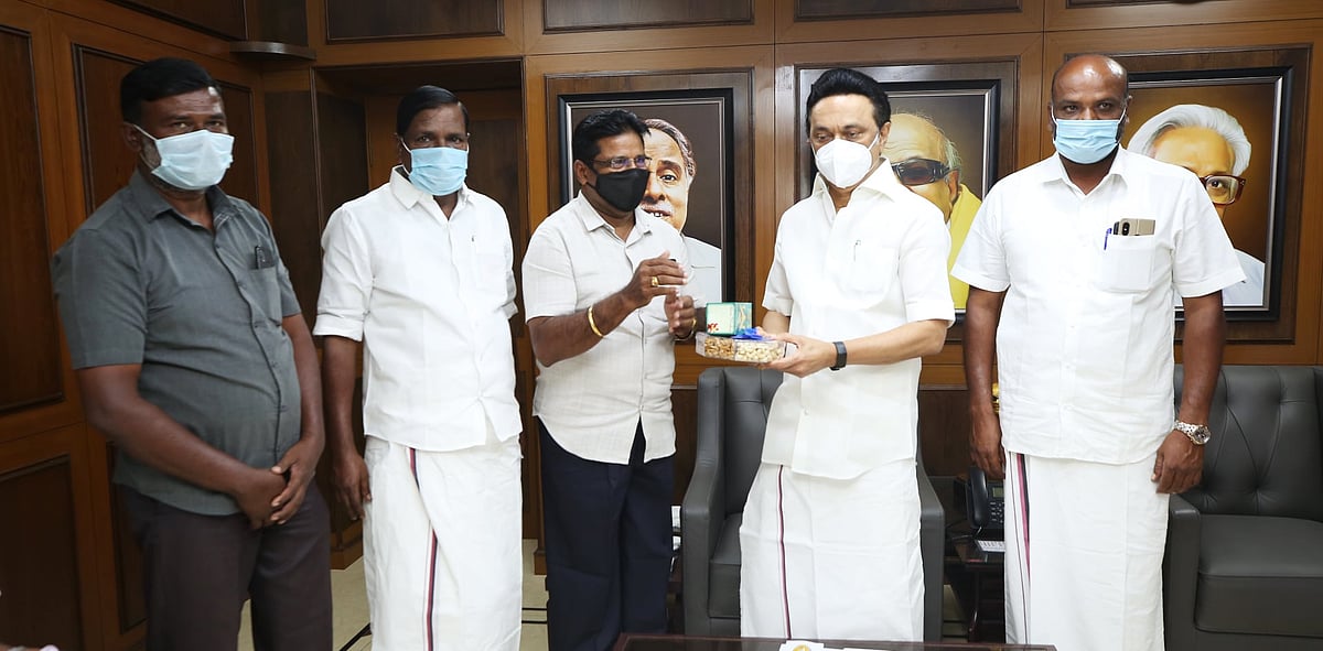 தி.மு.க தலைவர் மு.க.ஸ்டாலின் முன்னிலையில் இன்று கழகத்தில் இணைந்த மாற்றுக்கட்சியினர்!