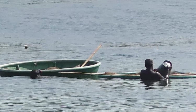 பவானி ஆற்றை சூறையாடும் மணல் மாஃபியாக்கள் : ஆளுங்கட்சி ஆசியோடு நடக்கும் மணல் கொள்ளை - விவசாயிகள் வேதனை!