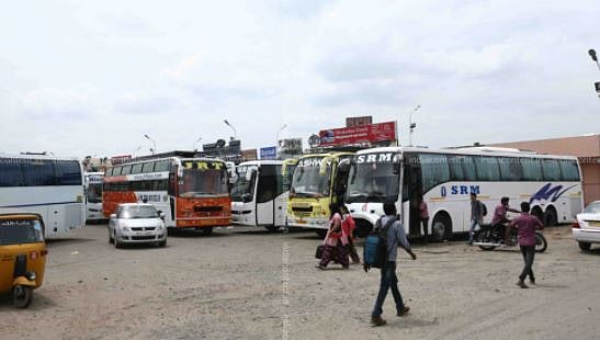 “சாலை வரியை ரத்து செய்தால் மட்டுமே பேருந்துகள் இயங்கும்” : ஆம்னி பேருந்துகளை கண்டுகொள்ளாத தமிழகஅரசு!