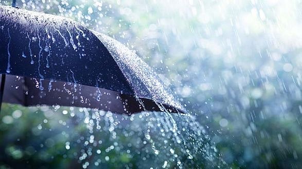 தமிழகத்தில் நாளை தொடங்குகிறது வடகிழக்குப் பருவமழை: 5 மாவட்டங்களில் கனமழைக்கு வாய்ப்பு- வானிலை மையம் தகவல்