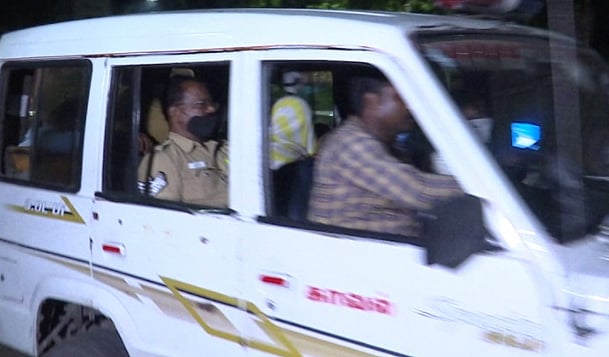 போதைக்கு அடிமையாகி கள்ளத்தனமாக கஞ்சா விற்ற போலிஸ் சென்னையில் கைது.. 3 கிலோ கஞ்சா பறிமுதல்!