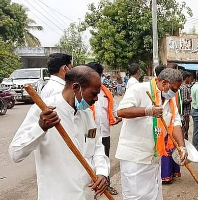 “மக்கள் விரட்டுறதுக்குள்ள போட்டோ எடுங்க” : தூய்மைப்பணி செய்ய வந்த பா.ஜ.கவினரை ஓடவிட்ட கிராம மக்கள்!