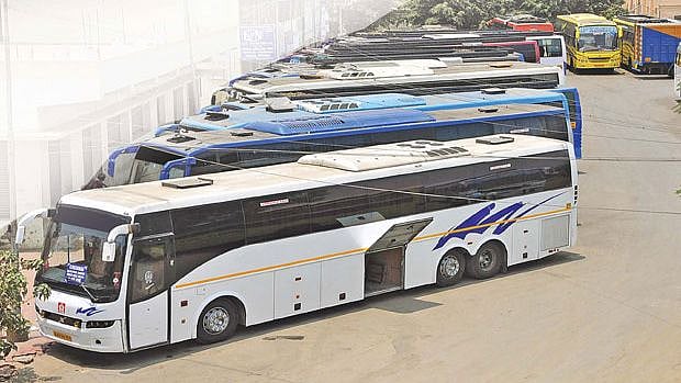 “சாலை வரியை ரத்து செய்தால் மட்டுமே பேருந்துகள் இயங்கும்” : ஆம்னி பேருந்துகளை கண்டுகொள்ளாத தமிழகஅரசு!