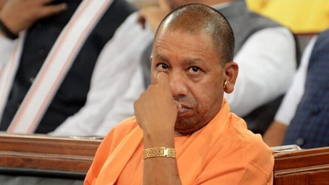 பெண்களுக்கு எதிரான குற்றங்கள் உ.பி-யில் அதிகரிப்பு - பெண்ணின் தலையை வெட்டி வீதியில் வலம் வந்த இளைஞன் !