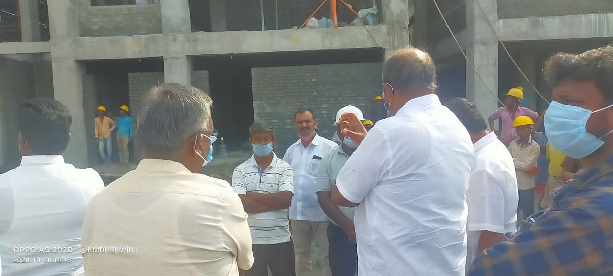 “மருத்துவக் கல்லூரி கட்டிடம் இடிந்த விவகாரம் : அரசு உண்மையை மூடி மறைக்கிறது” : நாமக்கல் MP குற்றச்சாட்டு!