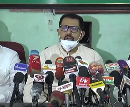 விவசாயி என பறைசாற்றிக்கொள்ளும் எடப்பாடி வேளாண் சட்டத்தை ஆதரித்தது ஏன்? - காங்கிரஸ் தேசிய செயலாளர் கேள்வி