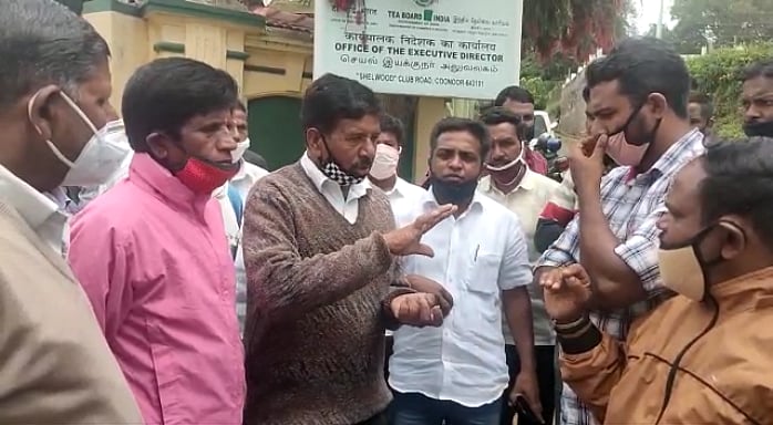 “தேயிலை தோட்ட தொழிலாளர்களை வஞ்சிக்கும் எடப்பாடி அரசு” : உதகை வரும் முதல்வருக்கு வலுக்கும் எதிர்ப்பு !