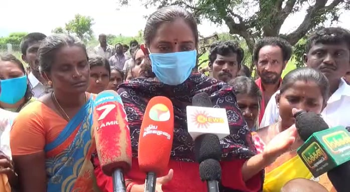 “ரூ.200 கோடி மதிப்புள்ள மண் வளத்தை கொள்ளையடிக்க ஆளுங்கட்சியினர் முயற்சி” : ஜோதிமணி எம்.பி குற்றச்சாட்டு!