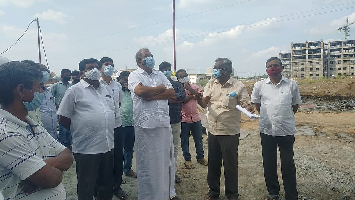 “மருத்துவக் கல்லூரி கட்டிடம் இடிந்த விவகாரம் : அரசு உண்மையை மூடி மறைக்கிறது” : நாமக்கல் MP குற்றச்சாட்டு!