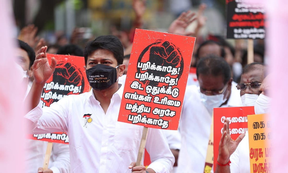 “ஆளுநரை எடப்பாடி கேட்காவிட்டாலும் நான் கேட்பேன்;  தி.மு.க கேட்கும்” : மு.க.ஸ்டாலின் கண்டன உரை!
