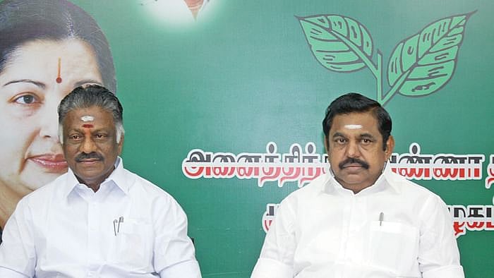 “கொரோனாவை விட ‘யார் சிறந்த அடிமை’ எனும் போட்டிதான் அ.தி.மு.கவுக்கு முக்கியம்” - உதயநிதி ஸ்டாலின் கிண்டல்!