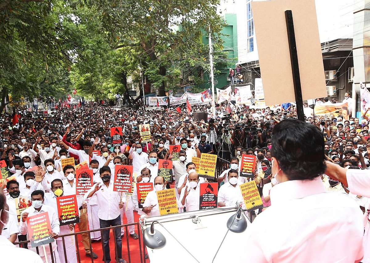 “ஆளுநரை எடப்பாடி கேட்காவிட்டாலும் நான் கேட்பேன்;  தி.மு.க கேட்கும்” : மு.க.ஸ்டாலின் கண்டன உரை!