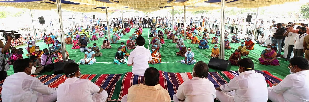 “மக்களுக்கு துணையாக நிற்கும் தி.மு.க.வை பார்த்து அஞ்சுகிறார் முதலமைச்சர் பழனிசாமி” - மு.க.ஸ்டாலின் சாடல்!