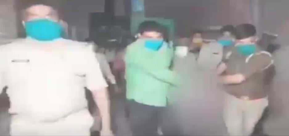 ஈவ்டீசிங் செய்ததற்கு பதிலடி கொடுத்ததால்  சிறுமியை சுட்டுக்கொன்ற ரவுடிகள்.. உ.பியில் தொடரும் கொடூரம்!