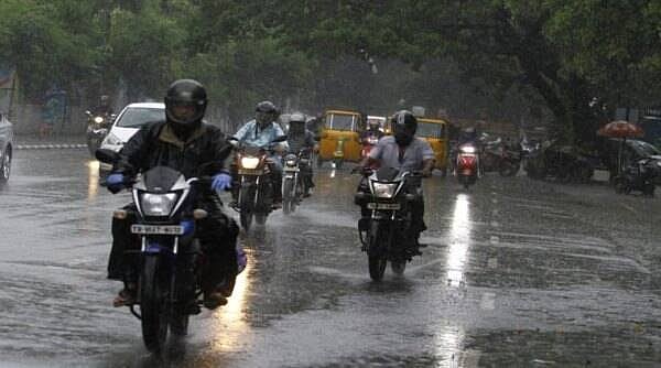 பருவக்காற்று எதிரொலி: மேற்கு தொடர்ச்சி மாவட்டங்களில் மிதமான மழைக்கு வாய்ப்பு - தமிழக வானிலை நிலவரம்!