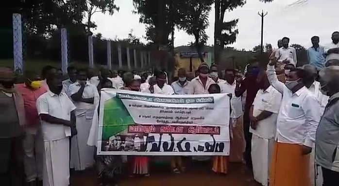 “கஷ்டப்பட்டு விளைய வெச்ச தேயிலையை வாங்க மறுக்கும் தொழிற்சாலைகள்”: தவிப்பில் வாடும் கோத்தகிரி விவசாயிகள் !
