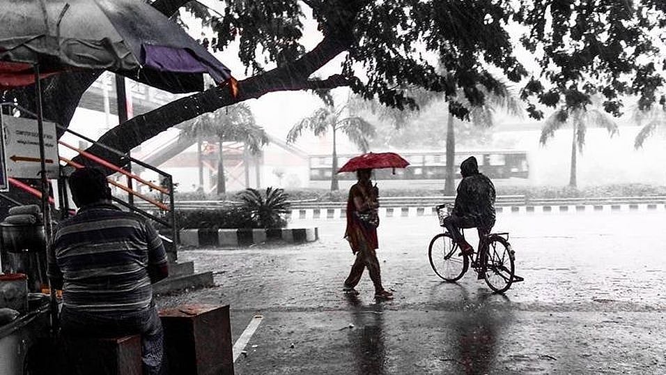 #LIVE UPDATES | ‘நிவர் புயல்’ மிக கடுமையான ‘சூறாவளி புயலாக’ மேலும் தீவிரமடைய வாய்ப்பு! #CycloneNivar