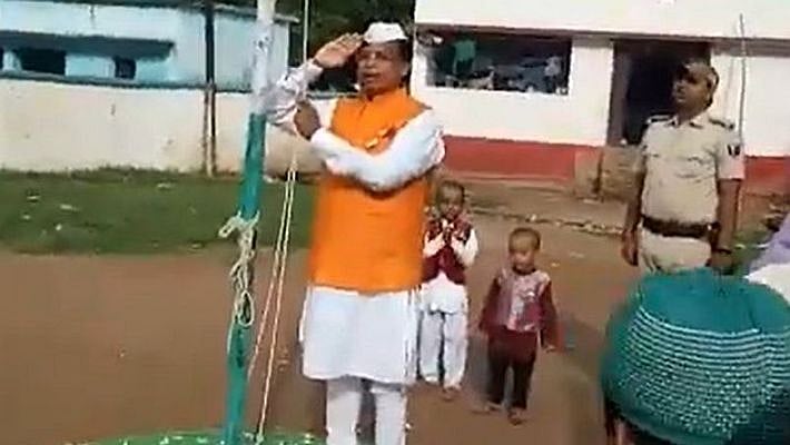 “தேசிய கீதம் தெரியாது; ஊழல் செய்யத் தெரியும்” - பதவியேற்ற நான்கே நாளில் ராஜினாமா செய்த கல்வி அமைச்சர்!