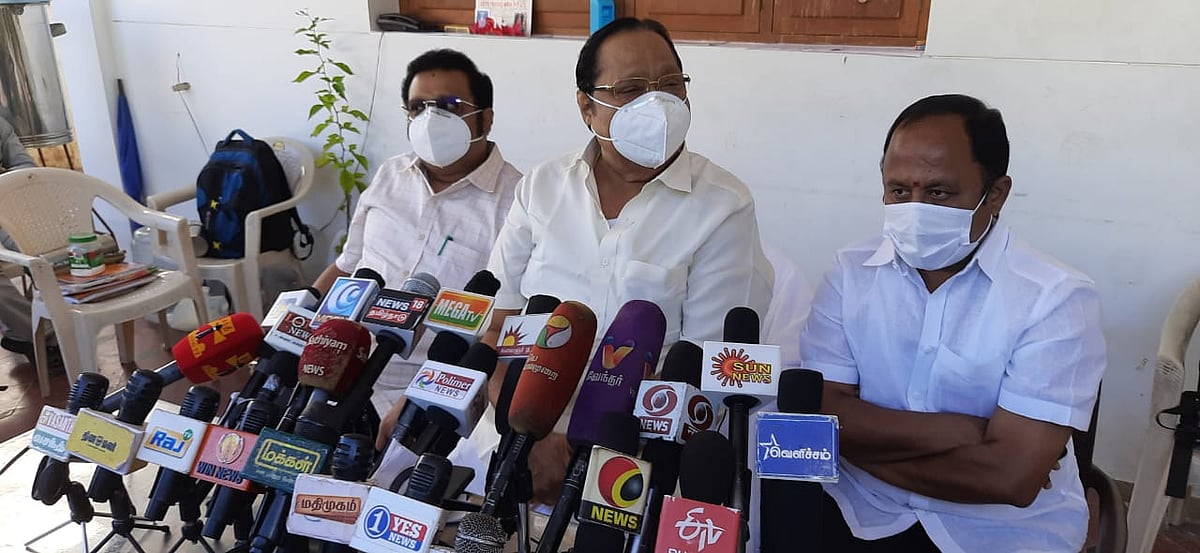 ஊதிய உயர்வு கேட்டால் இருப்பதையும் குறைப்பதா? இன்னலில் உள்ள பொறியாளர்களுக்கு துரைமுருகன் கொடுத்த உறுதி!