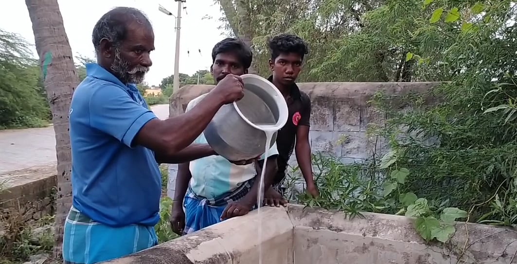 கறந்த பாலை கூட்டுறவு சங்கம் வாங்க மறுத்தால் கிணற்றில் ஊற்றிய விவசாயி : பால்வளத்துறை அமைச்சர் ஊரில் அவலம்!