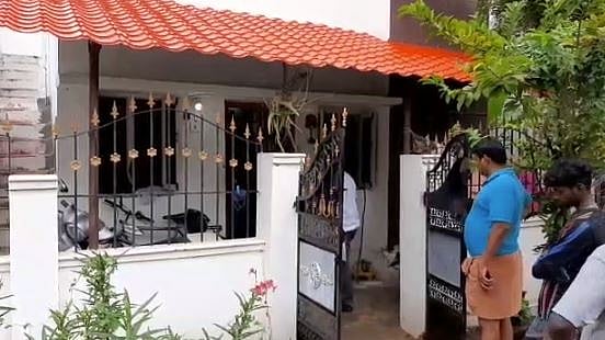 கேன்சரால் அவதியுற்ற மனைவியுடன் கணவன் தற்கொலை.. முதிய தம்பதியின் சோக முடிவால் திருச்சி அருகே பரபரப்பு!