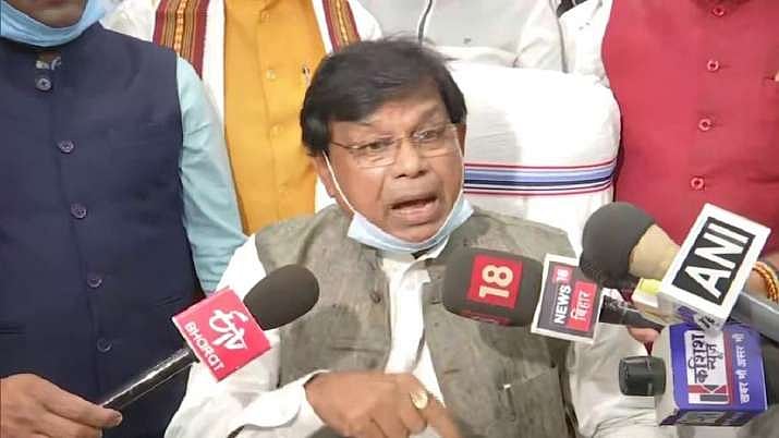 “தேசிய கீதம் தெரியாது; ஊழல் செய்யத் தெரியும்” - பதவியேற்ற நான்கே நாளில் ராஜினாமா செய்த கல்வி அமைச்சர்!