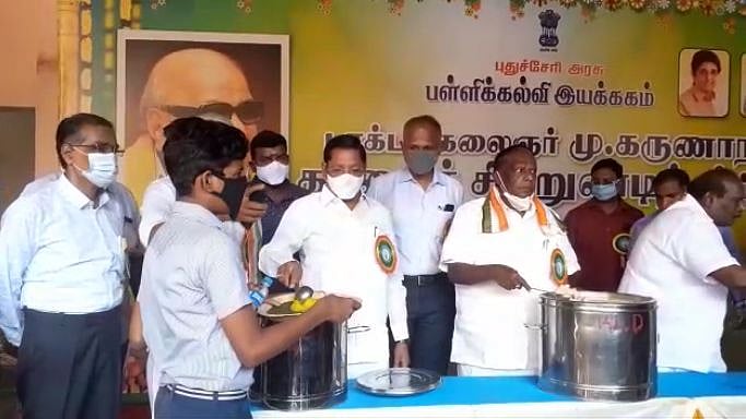 புதுச்சேரியில் முத்தமிழறிஞர் கலைஞர் பெயரில் காலை சிற்றுண்டித் திட்டம்: ஆர்.எஸ்.பாரதி MP தொடக்கி வைத்தார்!