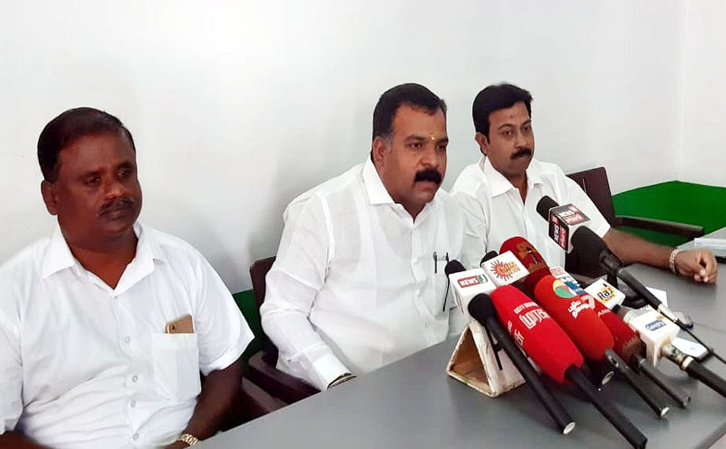 சிவகாசி பட்டாசுகளை அனுமதித்து சீன பட்டாசுகளை தடை செய்திடுக - ராஜஸ்தான் முதல்வருக்கு காங்கிரஸ் MP கடிதம்!