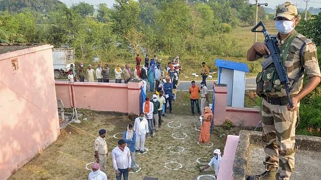 இறுதிகட்ட வாக்குப்பதிவு : பீகார் சட்டசபை தேர்தலில் வெல்லப்போவது எந்த கூட்டணி? #BiharElections2020