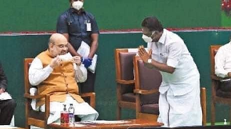 “ஜெ.-வுக்கு 40 அமித்ஷாவுக்கு 60” : ஆள் மாறினாலும் அடிமை மனப்பான்மையை மாற்றிக்கொள்ளாத ஓ.பி.எஸ்!