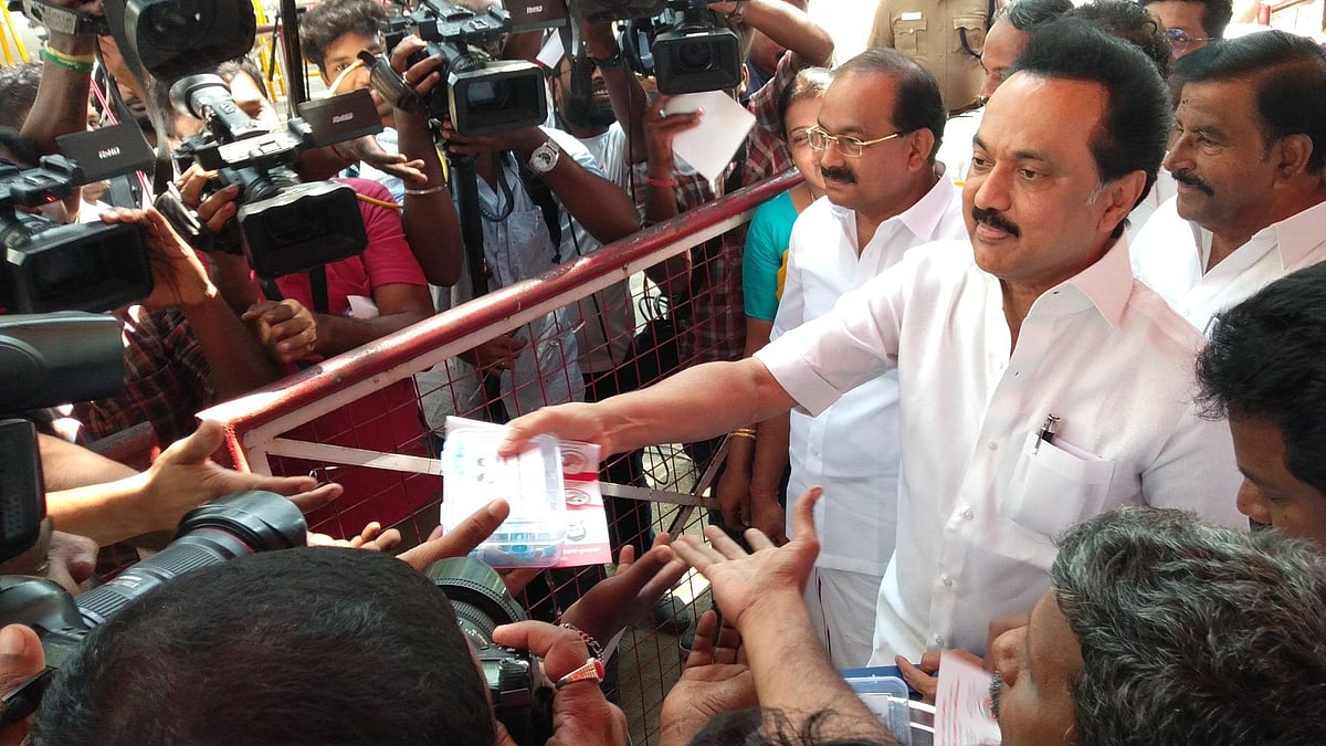 “இருள் நீக்கி ஒளி தரும் துறை தான் பத்திரிக்கைத் துறை” : மு.க.ஸ்டாலின் தேசிய பத்திரிகையாளர் தின வாழ்த்து!