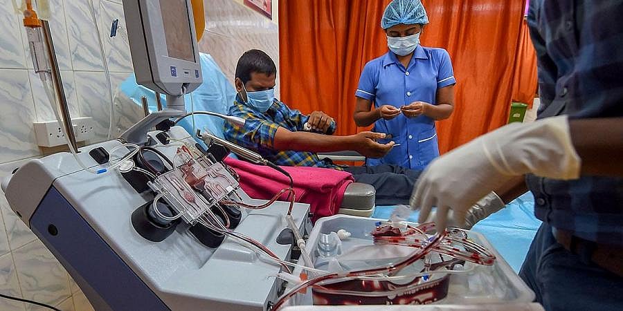 “கொரோனா நோயாளிகளுக்கு கண்மூடித்தனமாக பிளாஸ்மா சிகிச்சை அளிக்க கூடாது” : ICMR எச்சரிக்கை!