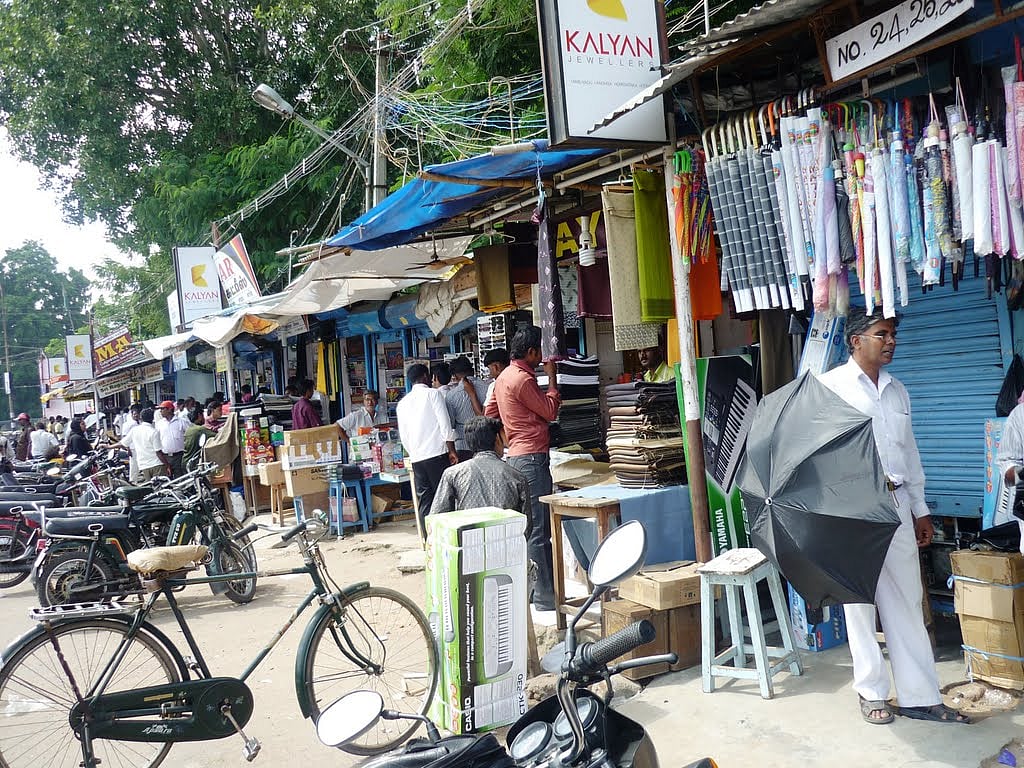 “திருட்டு பொருட்கள் விற்பதாக வெளியான தகவலால் வாழ்வாதாரமே சிதைந்துவிட்டது”: பர்மா பஜார் வியாபாரிகள் வேதனை!