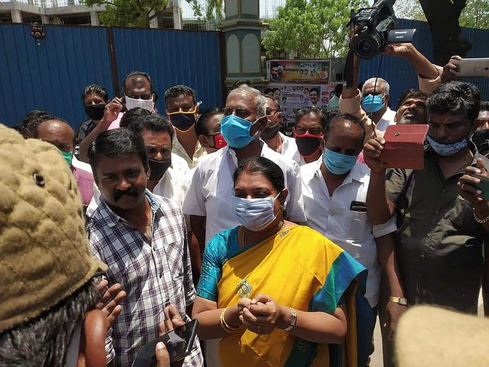 “துப்பாக்கி சூட்டை மறைக்க தி.மு.க தலைவர் மீது வீண்பழி சுமத்துவதா?” : எடப்பாடிக்கு MLA கீதாஜீவன் கண்டனம் !