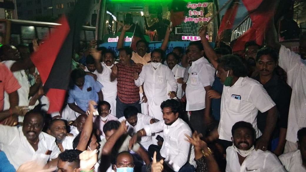 “எல்லோருக்கும் ஒரே சட்டம் தான்; அரியலூர் வரும் முதல்வருக்கு எதிர்ப்பு தெரிவிப்போம்”: தி.மு.கவினர் ஆவேசம்!