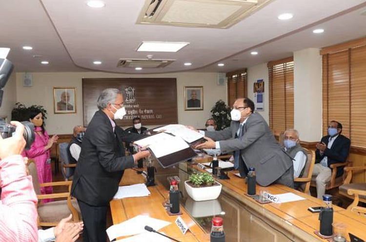 தமிழர்களைக் கிள்ளுக்கீரையாக நினைக்கும் மோடி அரசு: காவிரிப்படுகையில் ஹைட்ரோகார்பன் எடுக்க ONGC ஒப்பந்தம்!