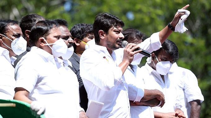 துரைக்கண்ணுவிடமே 800 கோடி என்றால் ஒட்டுமொத்த அமைச்சர்களிடமும் எவ்வளவு இருக்கும்?: உதயநிதி ஸ்டாலின் கேள்வி