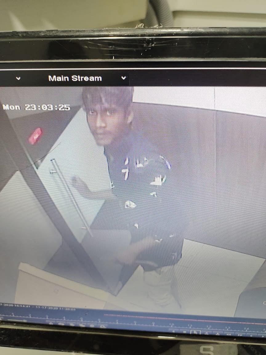 சென்னையில் மது போதைக்கு காசில்லாததால் ATM-ஐ உடைக்க முயற்சி.. சிசிடிவி காட்சியால் பிடிபட்ட வாலிபர்..!