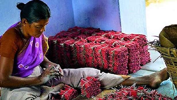 சிவகாசி பட்டாசுகளை அனுமதித்து சீன பட்டாசுகளை தடை செய்திடுக - ராஜஸ்தான் முதல்வருக்கு காங்கிரஸ் MP கடிதம்!