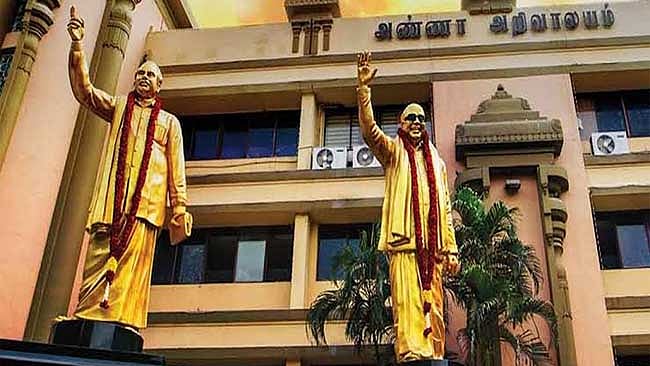 “சட்டவிரோத சுவரொட்டி : நன்னடத்தை குறித்து அறிவுரை வழங்குக” - தேர்தல் ஆணைய கூட்டத்தில் தி.மு.க வேண்டுகோள்!