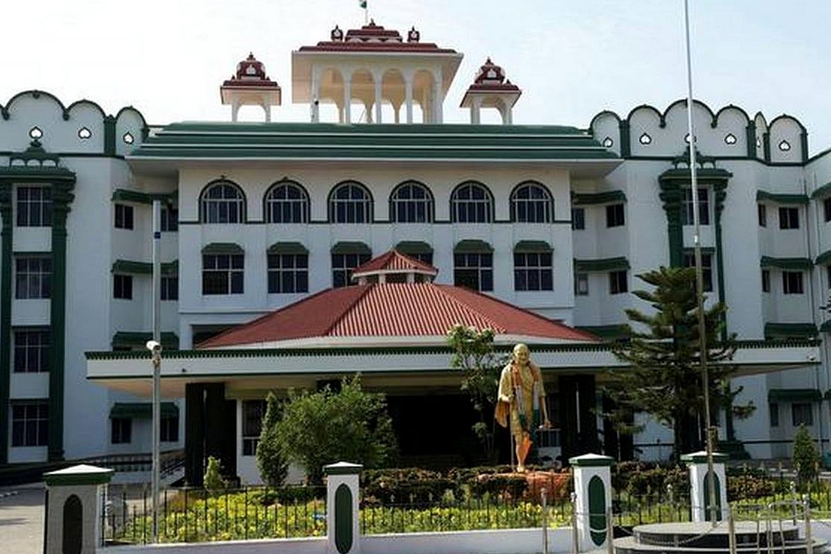 ஆந்திராவின் நிலை தெரியுமல்லவா? டிசம்பருக்கு பிறகு பள்ளி, கல்லூரிகளை திறக்கலாம் - ஐகோர்ட் அதிரடி கருத்து!