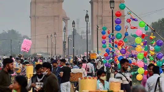 டெல்லியில் 3-வது அலை தீவிரம்: முதல் முறையாக ஒரே நாளில் 7,178 பேர் பாதிப்பு - பொதுமக்களுக்கு எச்சரிக்கை !