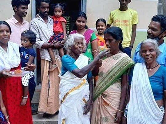 'நேற்று தூய்மை பணியாளர் - இன்று பஞ்சாயத்து தலைவி' : கேரள உள்ளாட்சித் தேர்தலில் சாதித்த பெண்!