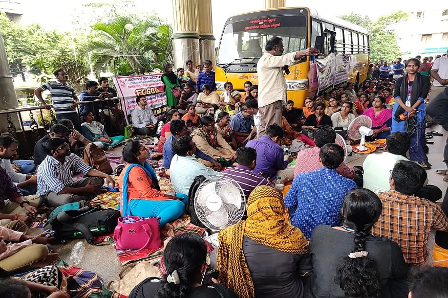 ஊதிய உயர்வளிக்காமல் காலம் தாழ்த்தும் அதிமுக அரசு... அரசு மருத்துவர்கள் கோரிக்கையை உடனே நிறைவேற்றுக - வைகோ