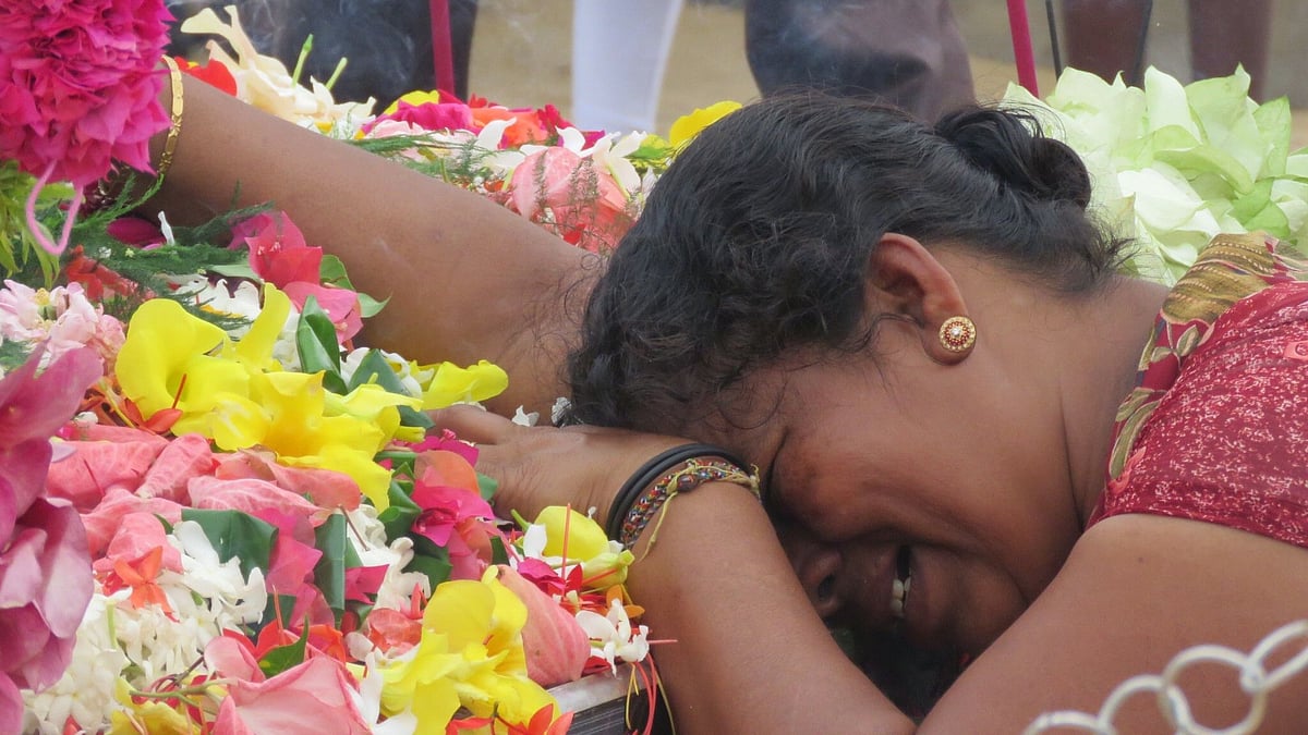 “கோரத்தாண்டவமாடிய ஆழிப்பேரலையின் 17ம் ஆண்டு நினைவு தினம்” : தமிழகம் முழுக்க பொதுமக்கள் கண்ணீர் அஞ்சலி !