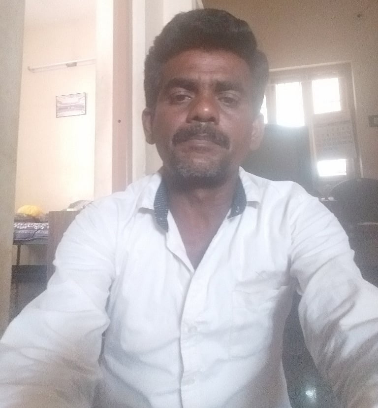 “மகள்களின் படிப்பு செலவுக்கு பணம் கிடைக்காத விரக்தியில் கார் ஓட்டுனர் தற்கொலை” : கரூரில் நடந்த சோகம்!