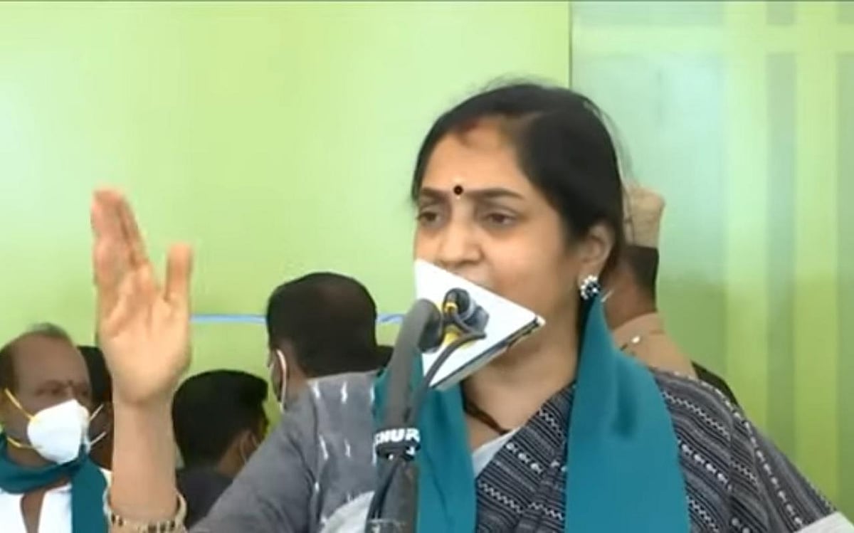 “மோடி அரசுக்கு கூஜா தூக்கும் எடப்பாடி ஆட்சிக்கு முடிவு கட்டும்  நேரமிது” : தமிழச்சி தங்கபாண்டியன் பேச்சு!