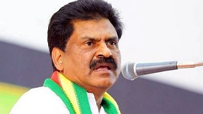 “சர்வாதிகாரப் போக்கில் செல்லும் அ.தி.மு.க, தேர்தலின் மூலம் சரியான பாடத்தை கற்கும்” : ஈ.ஆர்.ஈஸ்வரன் சாடல்!