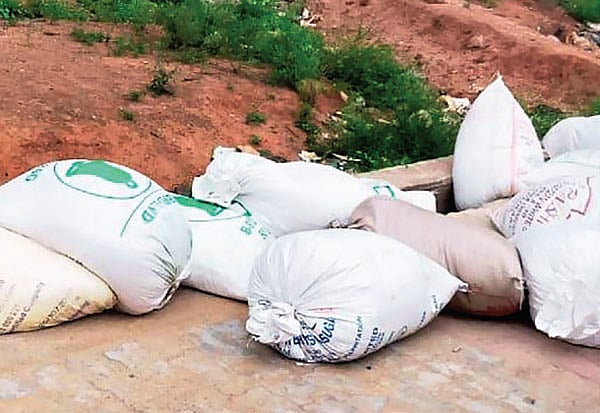 “ரேசன் கடைகளில் இருந்து சுண்டல், பயிறு கடத்தல் - ஆளும் கட்சி பிரமுகர்களுக்கு தொடர்பு?” : போலிஸ் விசாரணை!